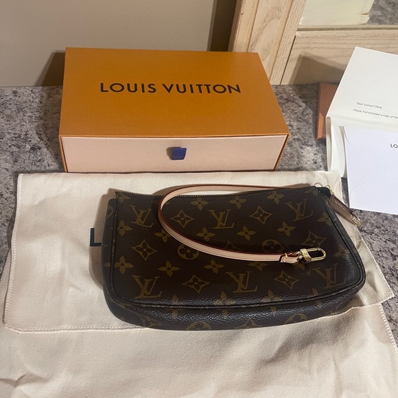 💯 Authentic Louis Vuitton Pochette Accessoires Old Model In The Monogram Canvas - Picture 3 of 12